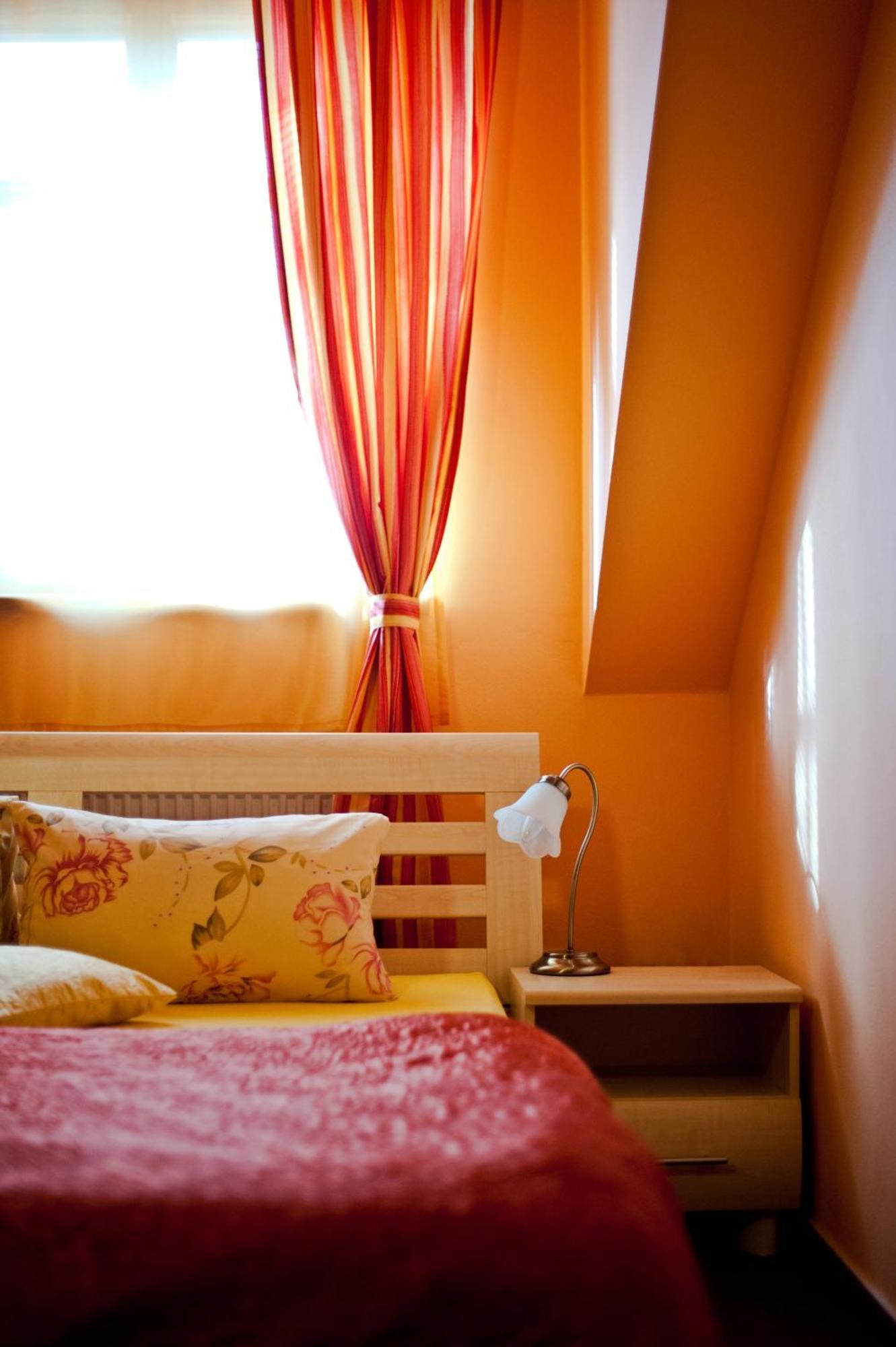 Hotel Penzion Tramky Vikyrovice Екстер'єр фото